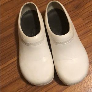 Sketchers clogs nurse shoes